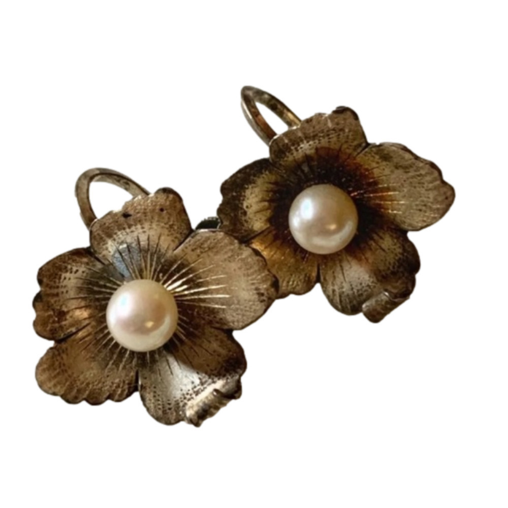 Sterling Silver Pearl Vintage Screw Back Earrings - Picture 3 of 7